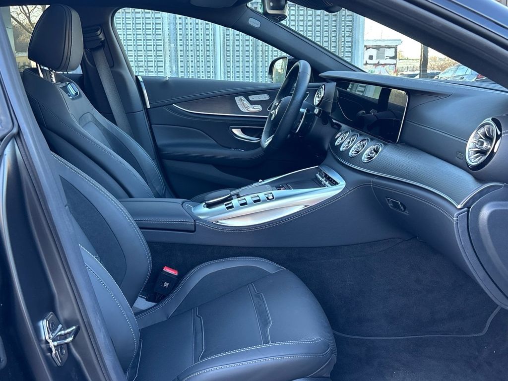 Mercedes-Benz AMG GT 2025