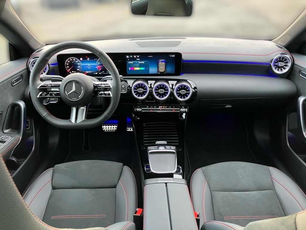 Mercedes-Benz CLA 200 2025