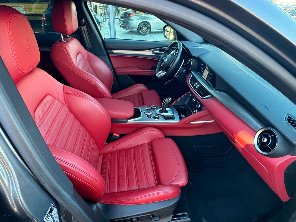 Alfa Romeo Stelvio 2020