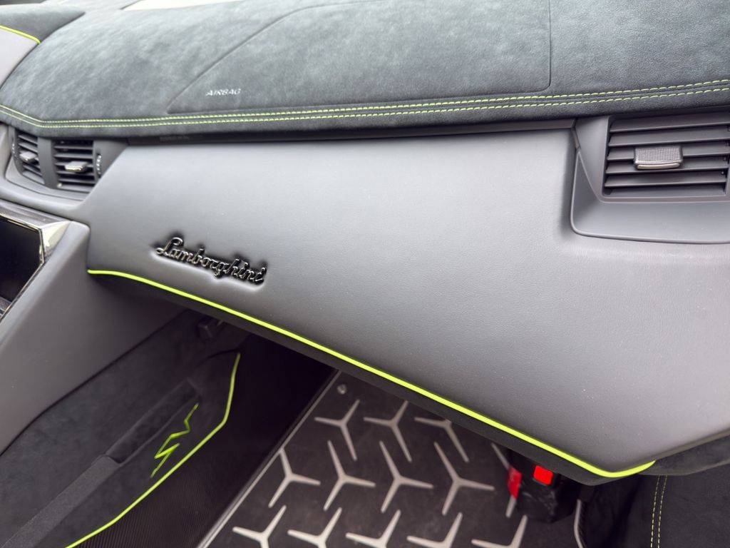 Lamborghini Aventador 2017