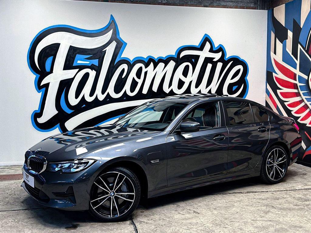 BMW 330 2021