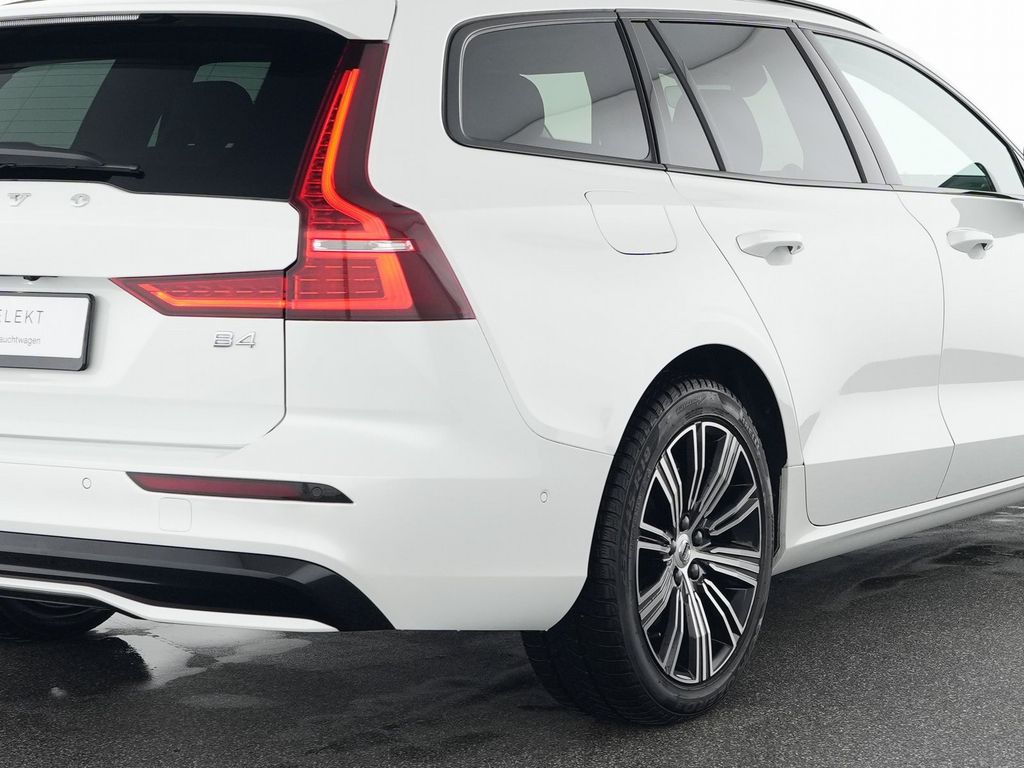Volvo V60 2025