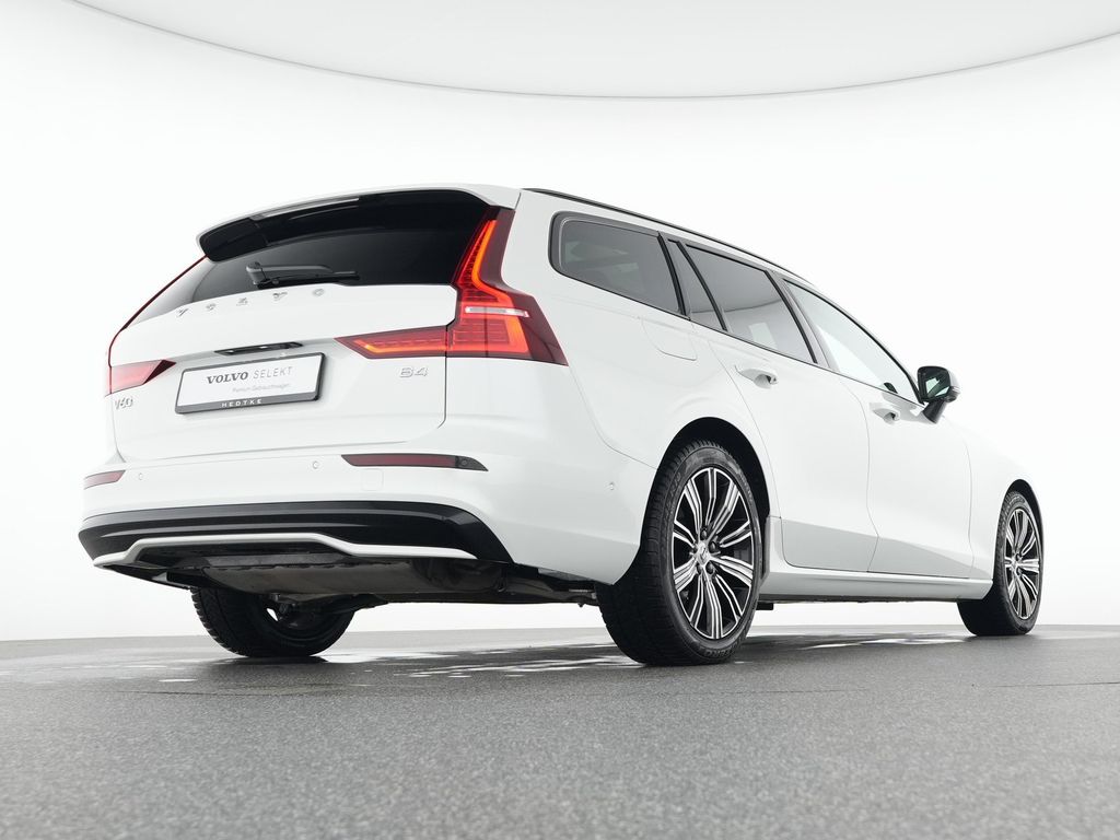 Volvo V60 2025
