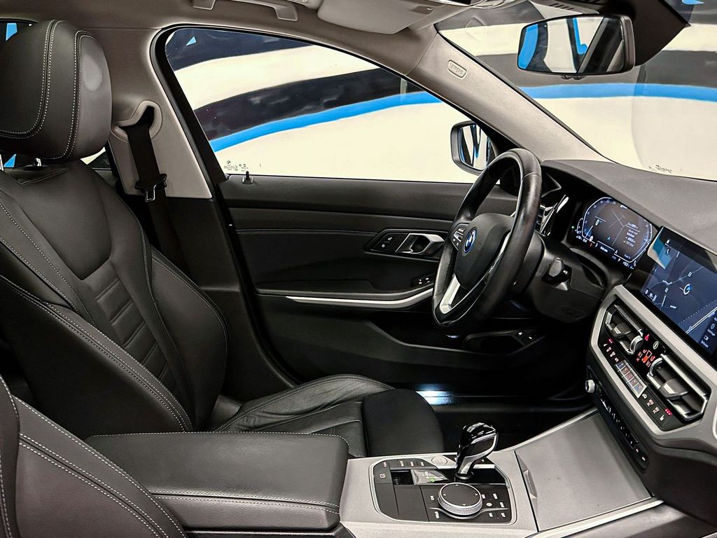 BMW 330 2021