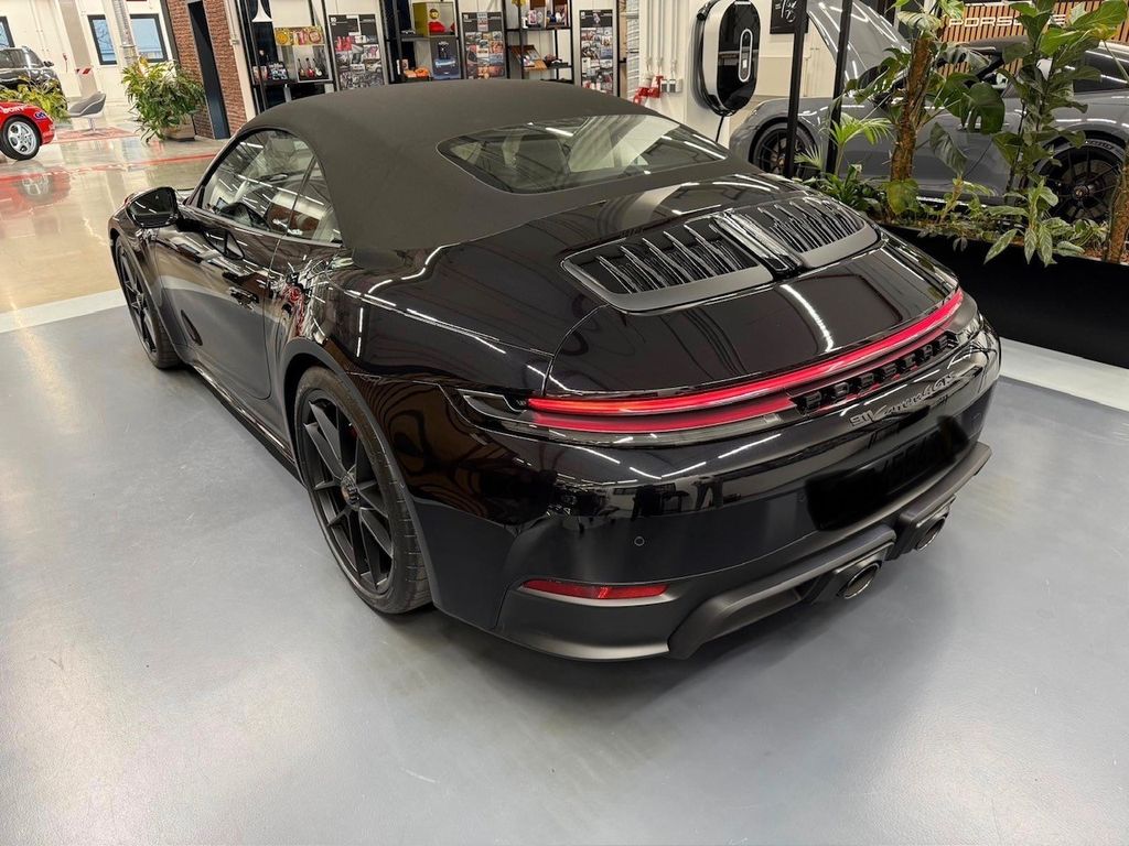 Porsche 992 2025