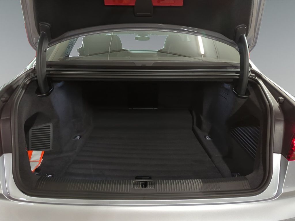 Audi A8 2023