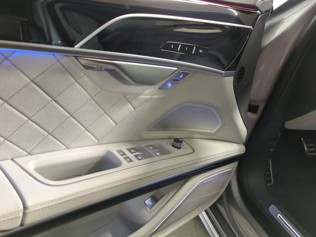 Audi A8 2023