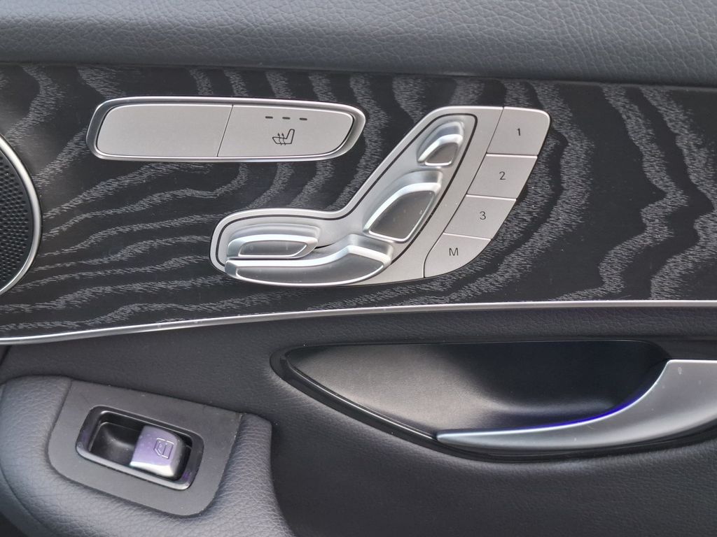 Mercedes-Benz GLC 300 2021