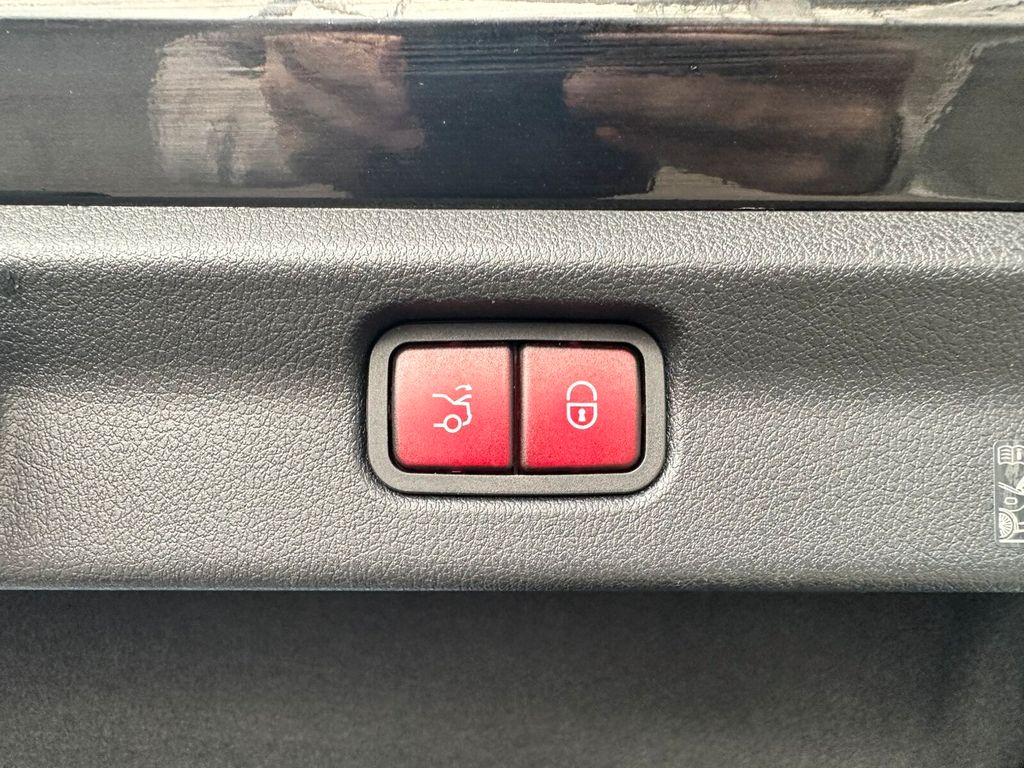 Mercedes-Benz EQE 2024