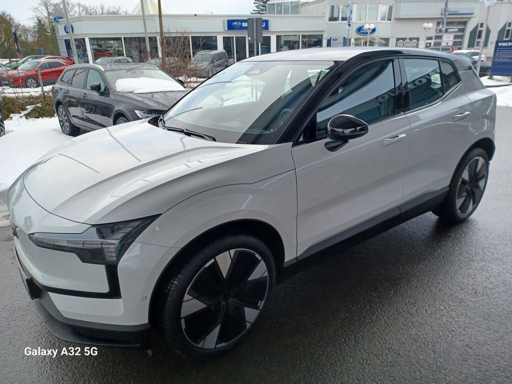 Volvo EX30 2024