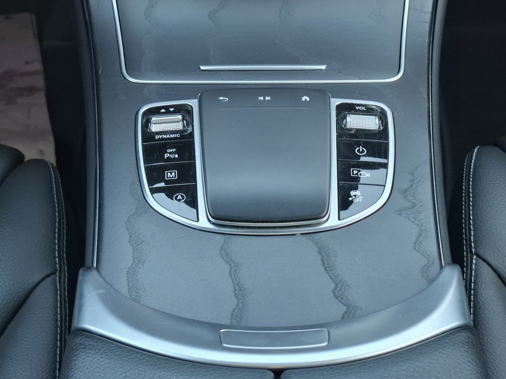 Mercedes-Benz GLC 300 2021