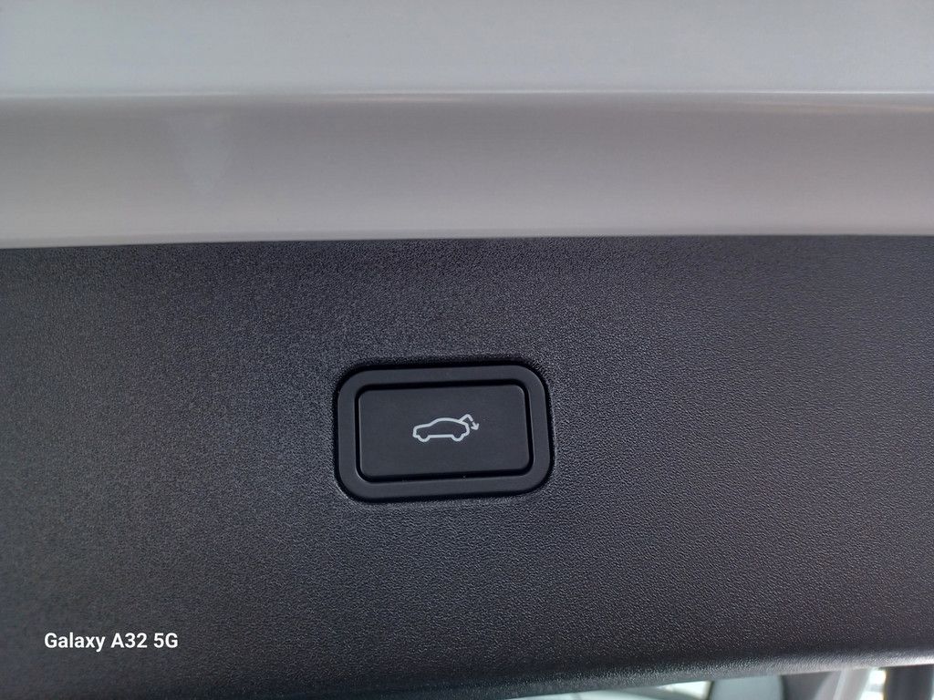 Volvo EX30 2024