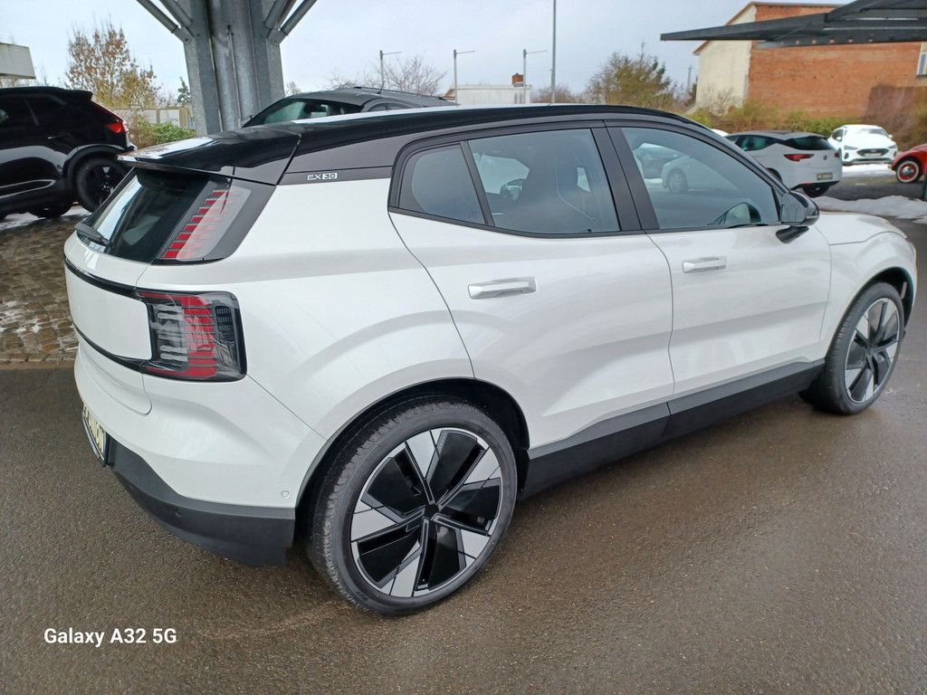 Volvo EX30 2024