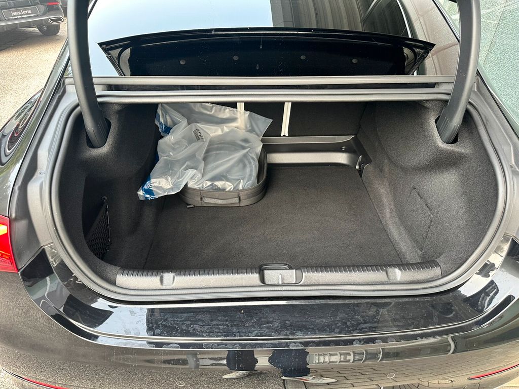 Mercedes-Benz EQE 2024