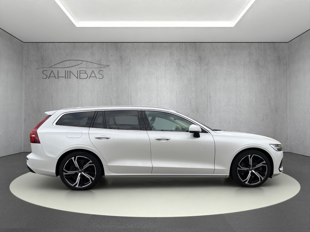 Volvo V60 2022