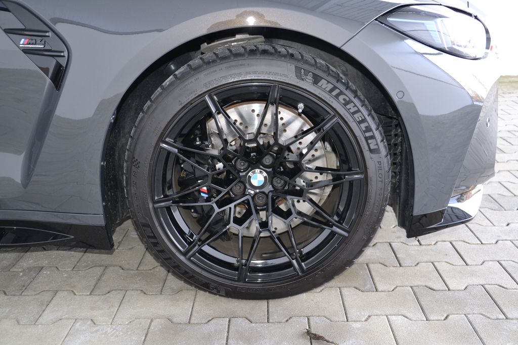BMW M4 2025