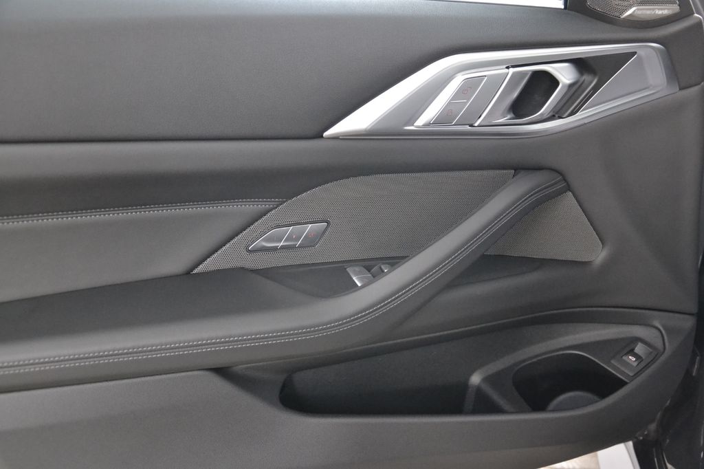 BMW M4 2025