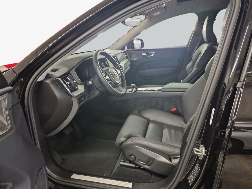 Volvo XC60 2025