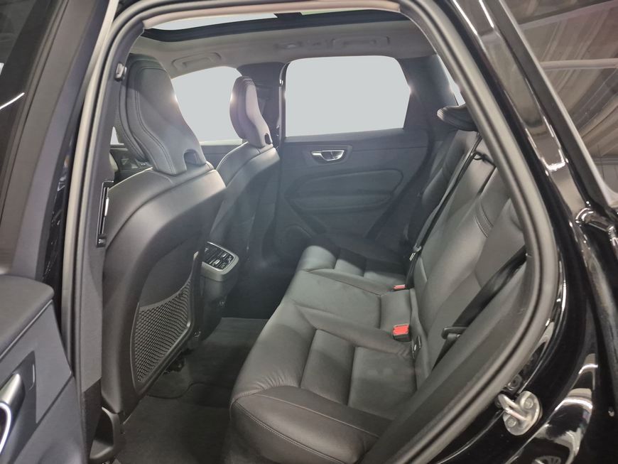 Volvo XC60 2025