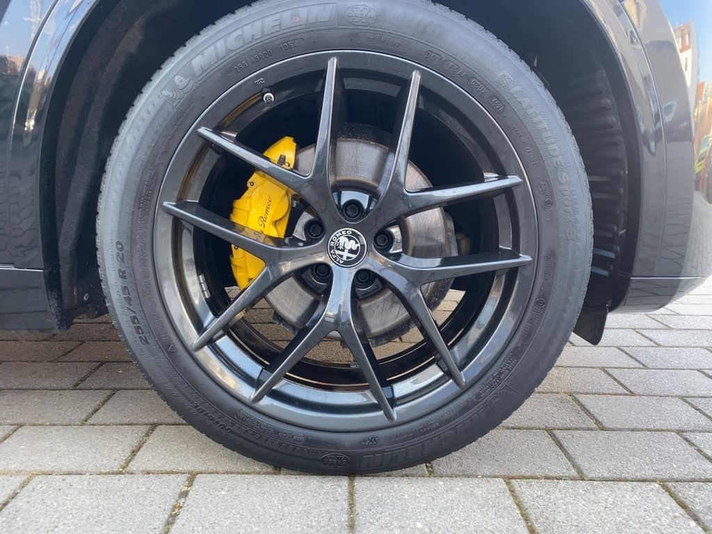 Alfa Romeo Stelvio 2021