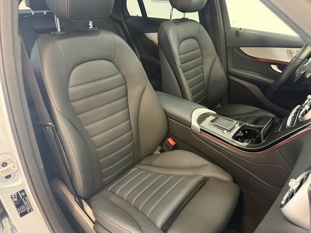 Mercedes-Benz GLC 300 2022