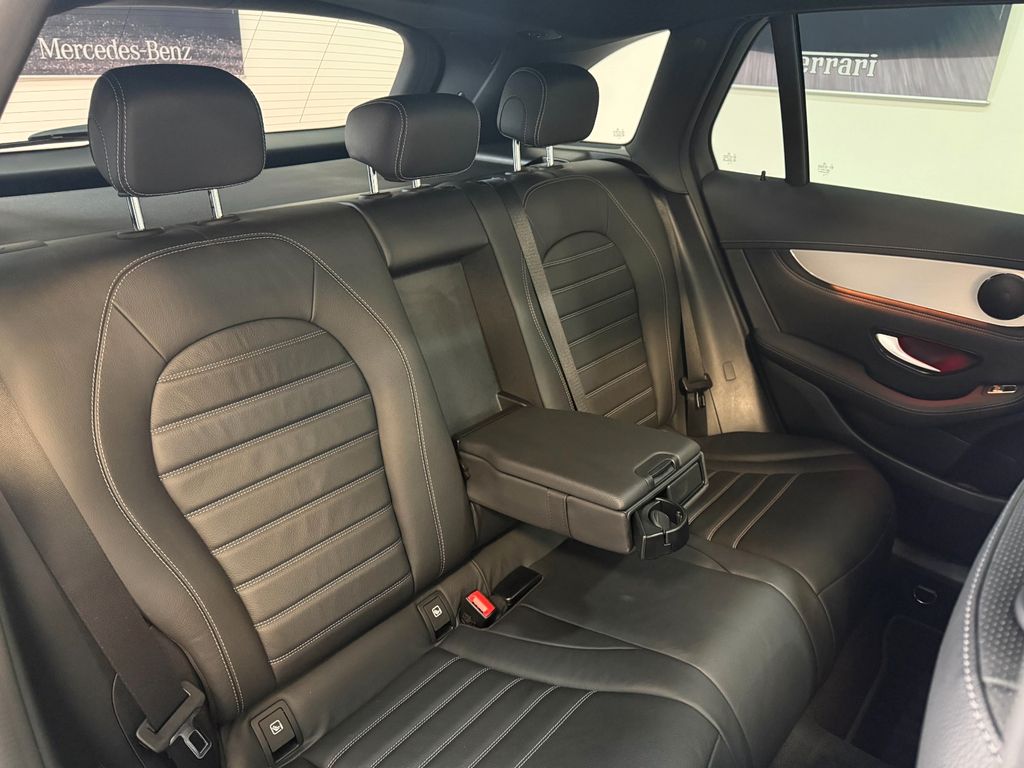 Mercedes-Benz GLC 300 2022