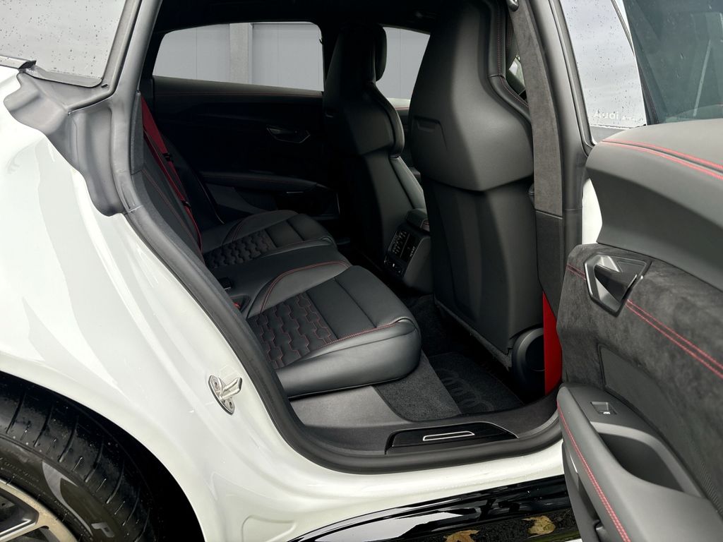 Audi RS e-tron GT 2024