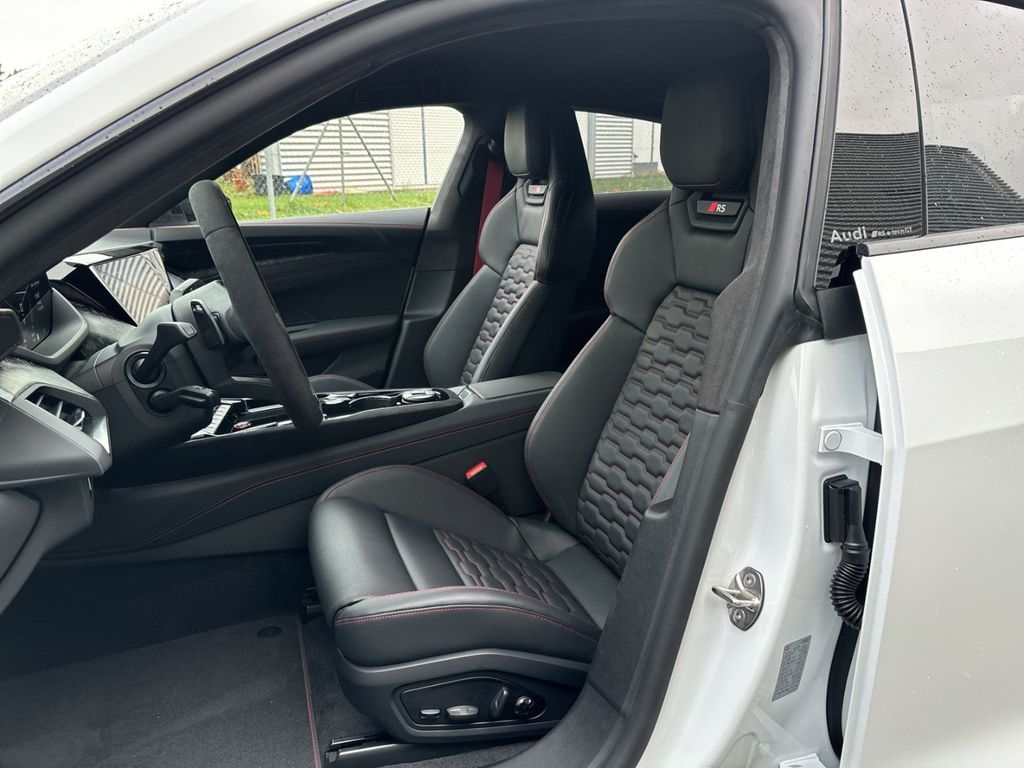 Audi RS e-tron GT 2024