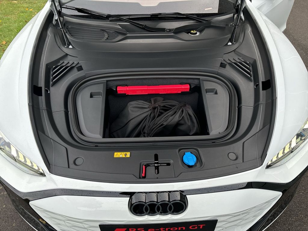 Audi RS e-tron GT 2024