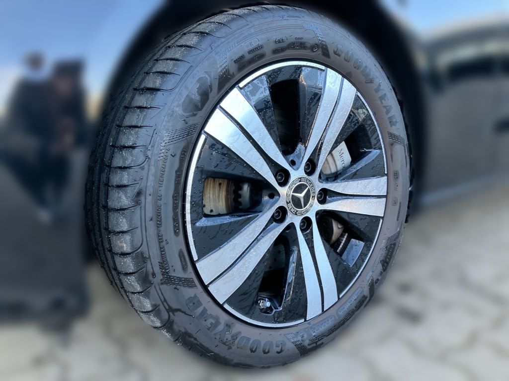 Mercedes-Benz C 300 2024