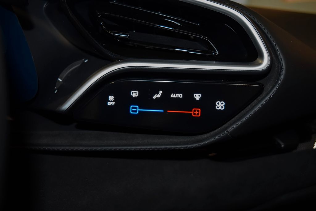 Ferrari 296 GTS 2025