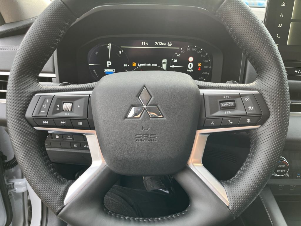 Mitsubishi Outlander 2025