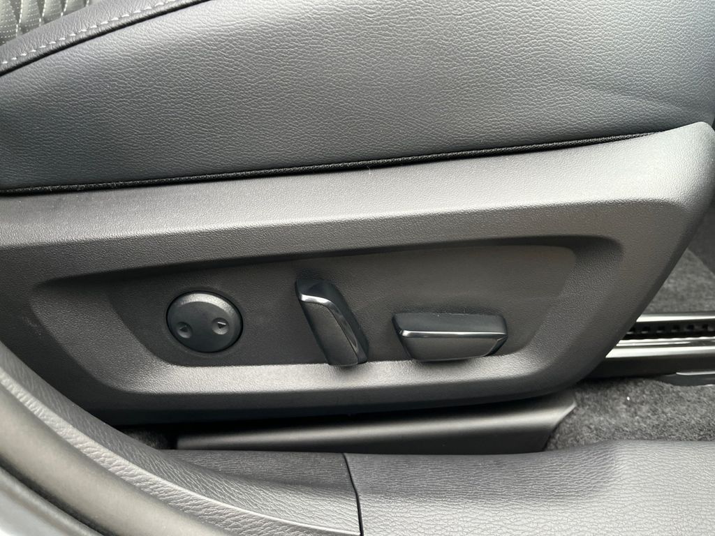 Mitsubishi Outlander 2025