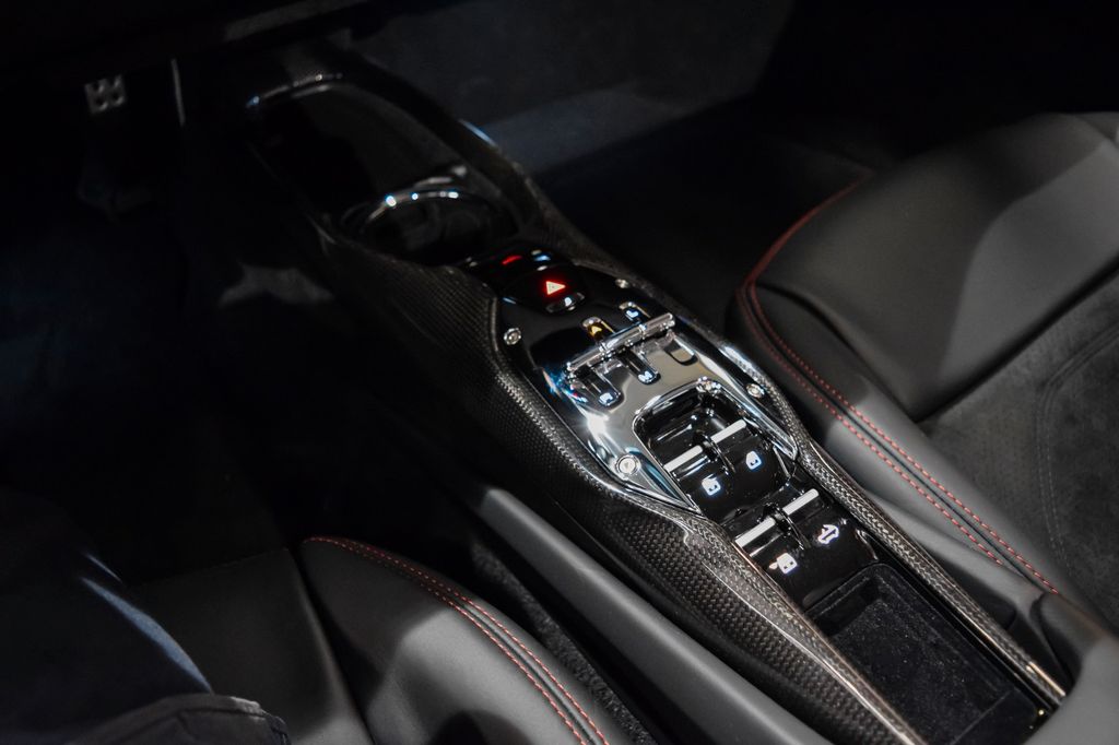 Ferrari 296 GTS 2025