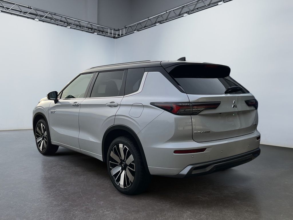 Mitsubishi Outlander 2025