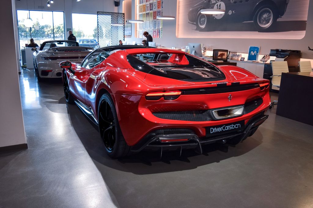 Ferrari 296 GTS 2025