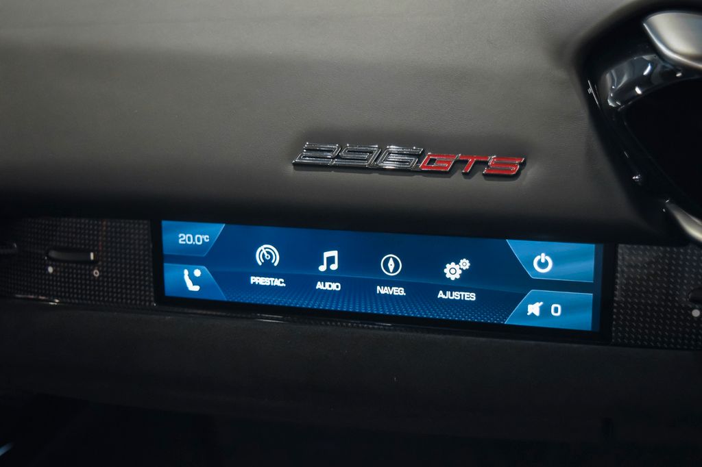 Ferrari 296 GTS 2025