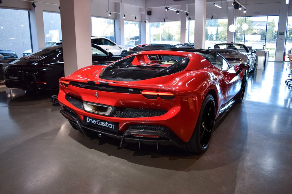 Ferrari 296 GTS 2025