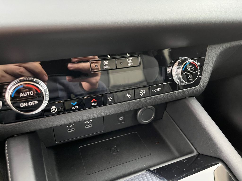 Mitsubishi Outlander 2025