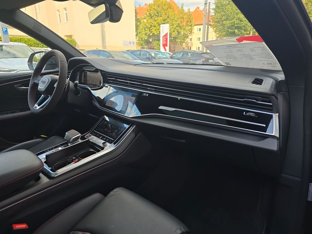 Audi RSQ8 2024