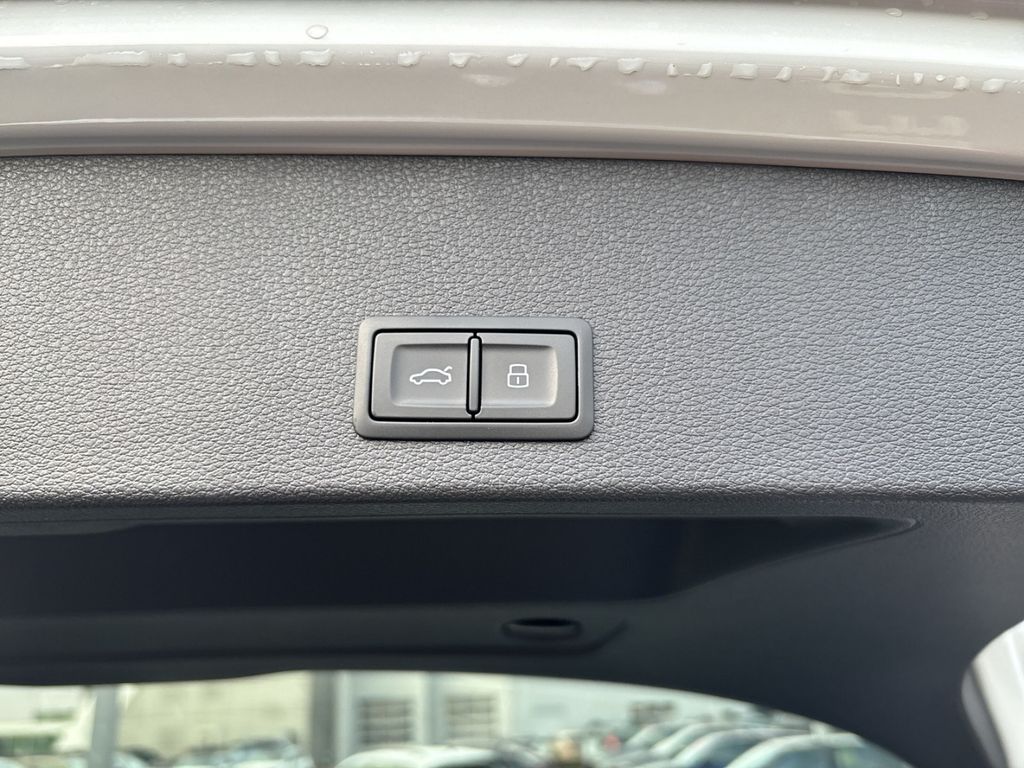 Audi SQ2 2025