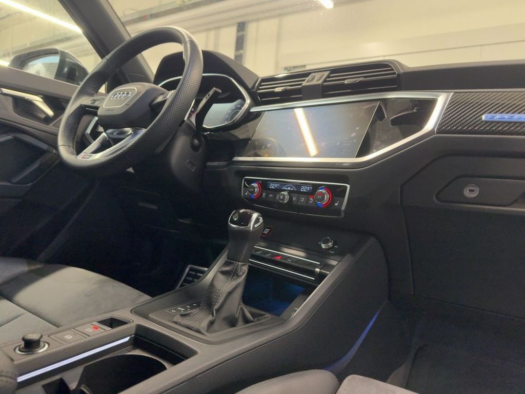 Audi RSQ3 2024