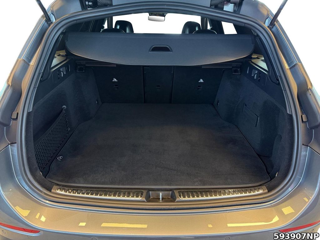 Mercedes-Benz C 300 2025