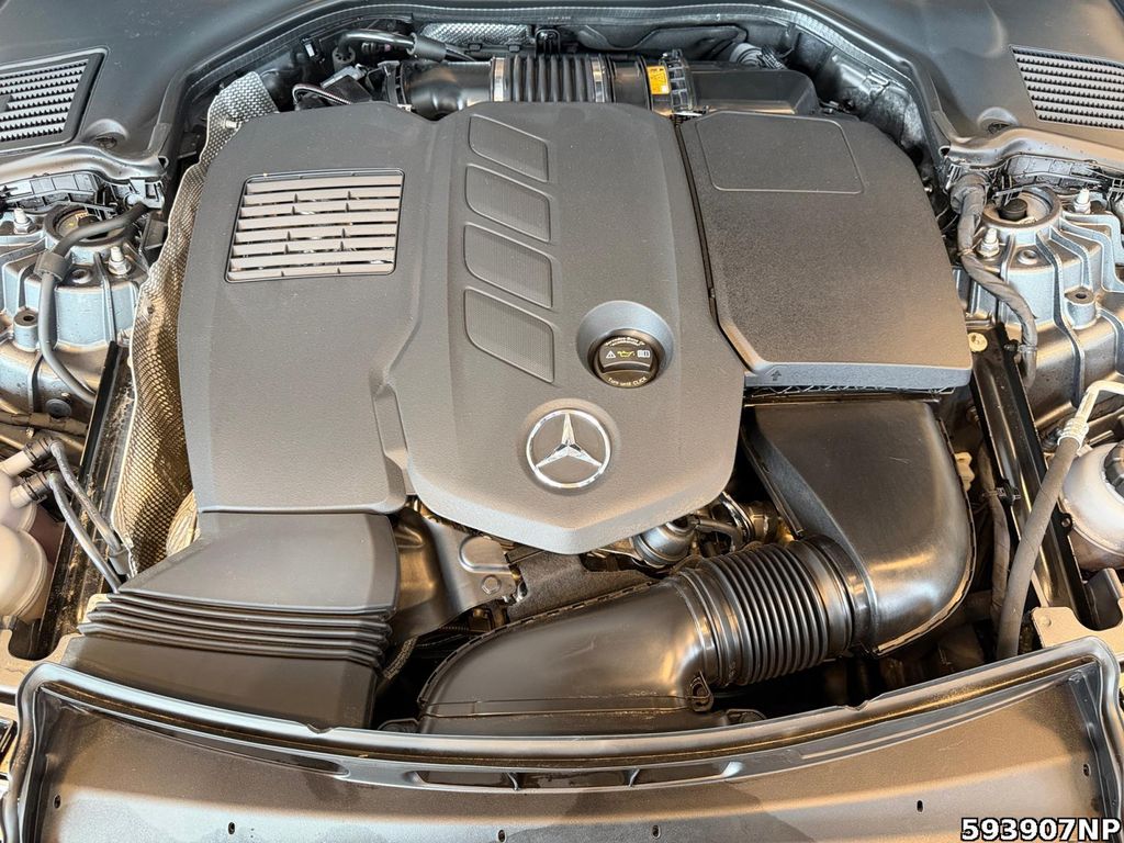 Mercedes-Benz C 300 2025