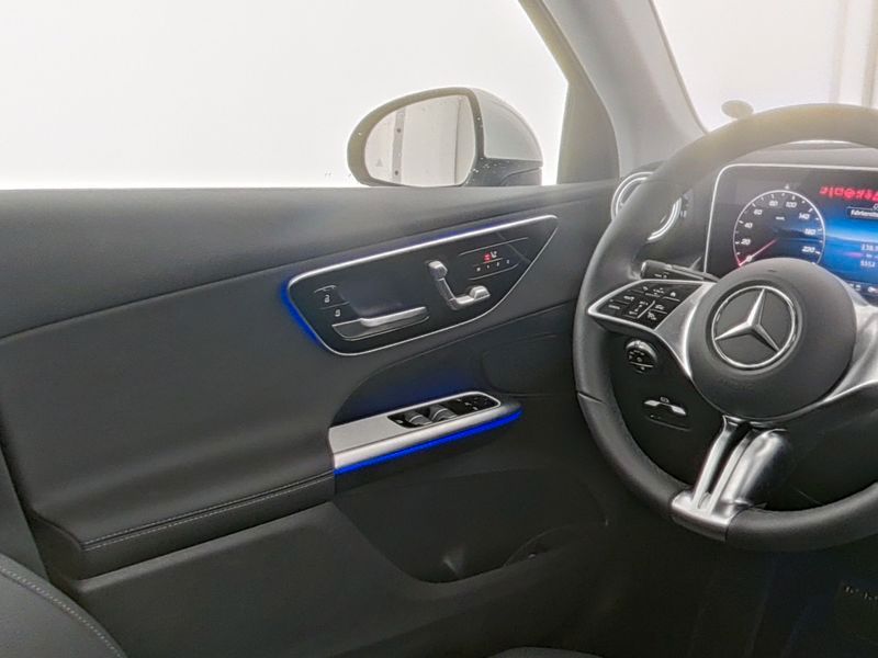 Mercedes-Benz GLC 300 2025