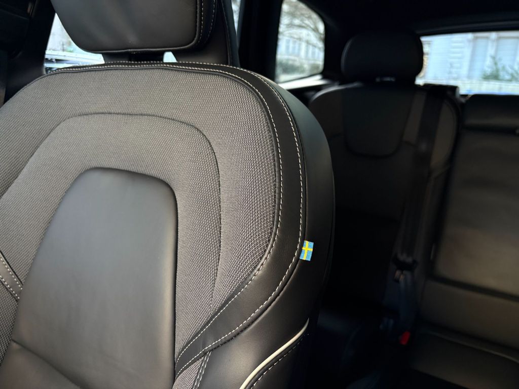 Volvo XC60 2025