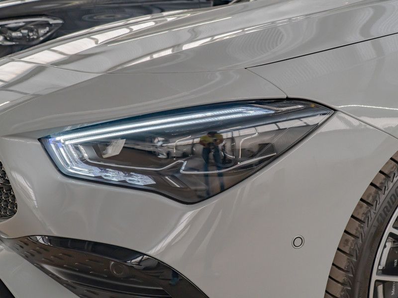 Mercedes-Benz CLA 220 2025