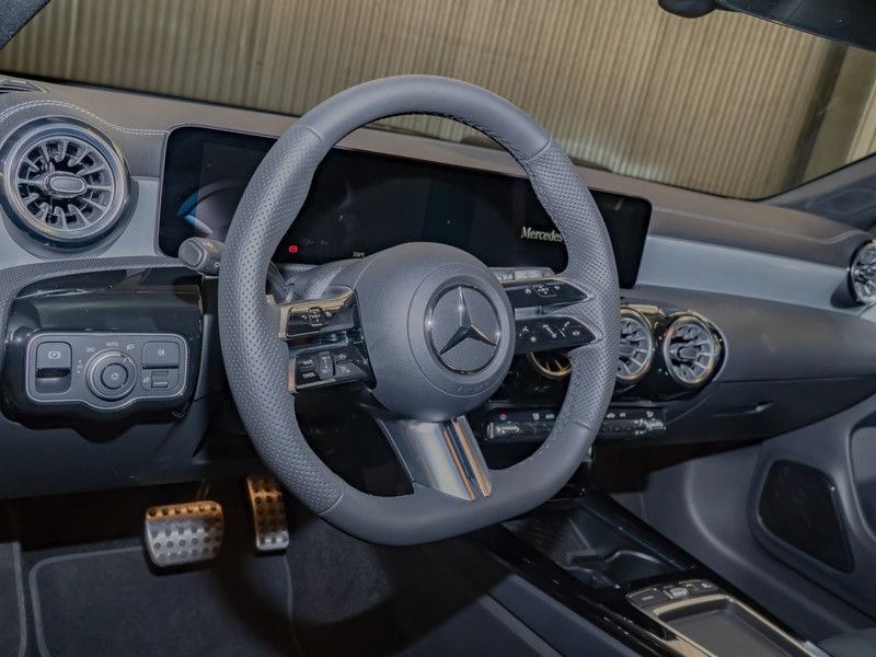 Mercedes-Benz CLA 220 2025