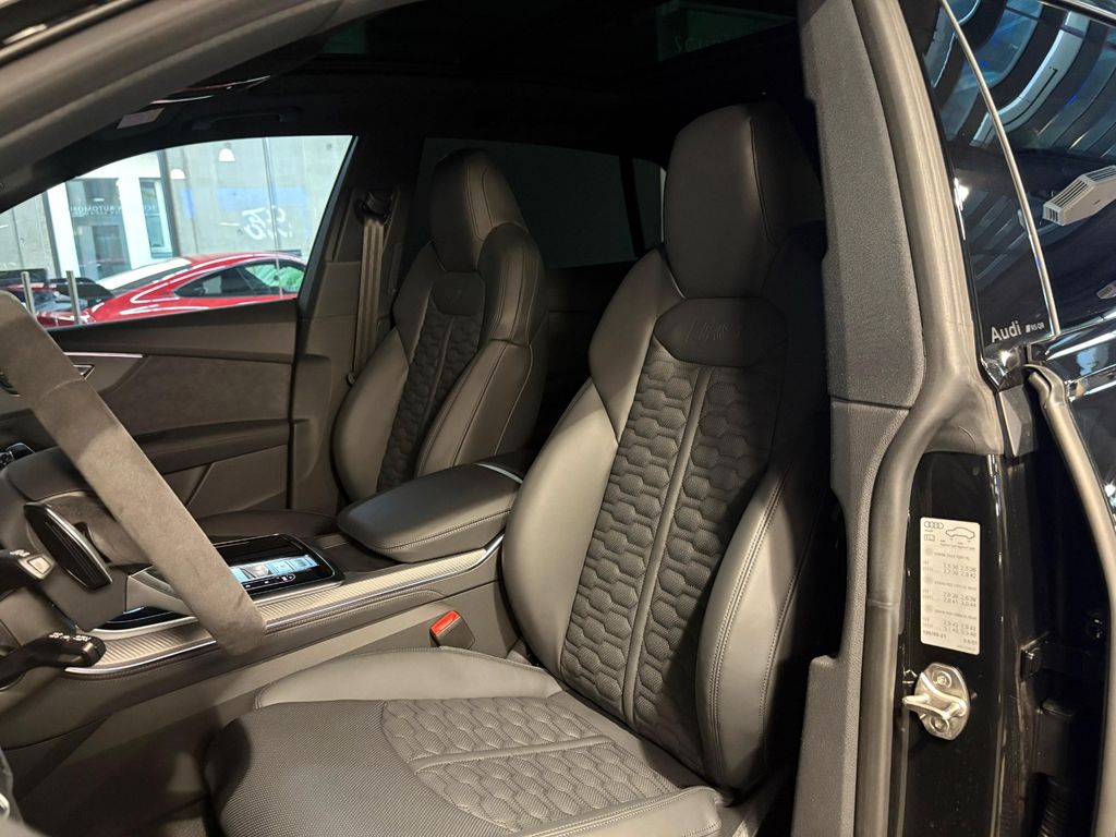 Audi RSQ8 2025