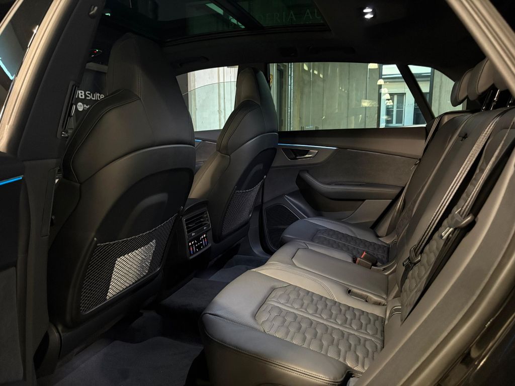 Audi RSQ8 2025